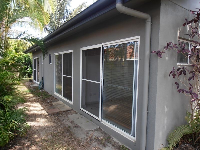 1 Molloy Close, Smithfield QLD 4878
