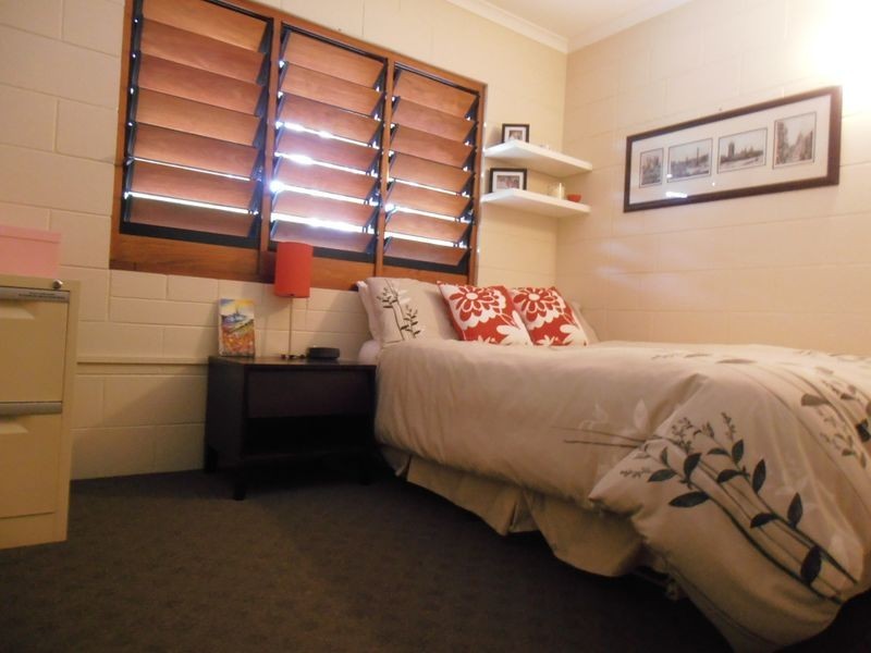 14 Carolyn Close, Yorkeys Knob QLD 4878