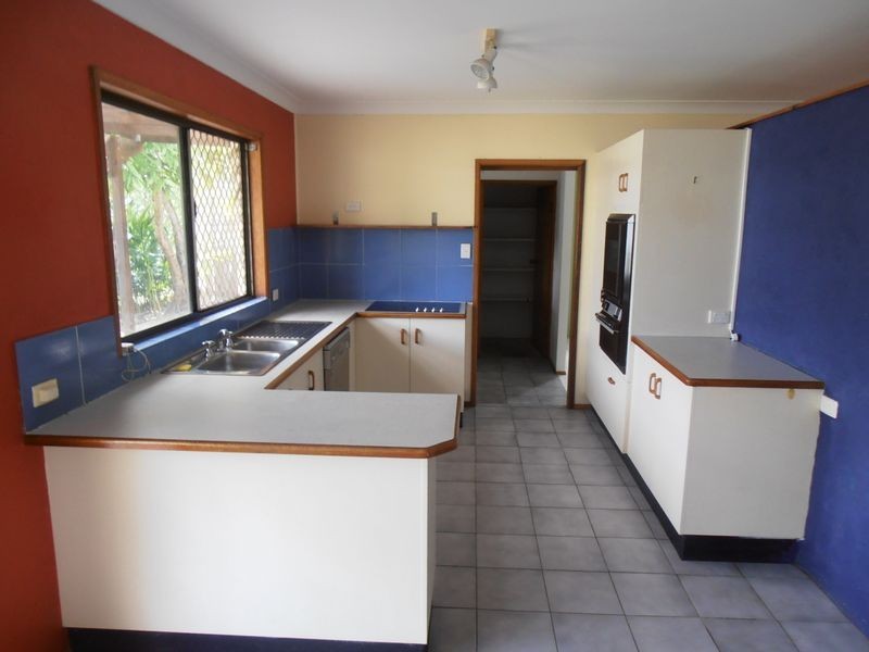 2/66 Wistaria Street, Holloways Beach QLD 4878