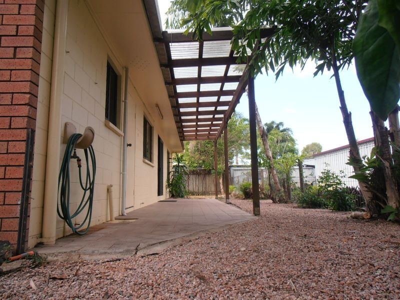 2/66 Wistaria Street, Holloways Beach QLD 4878