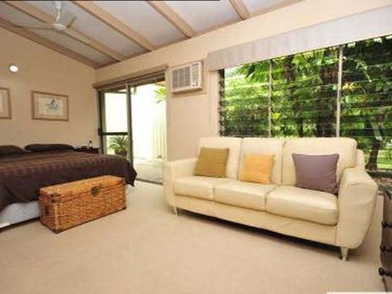 13 Mahogany, Holloways Beach QLD 4878