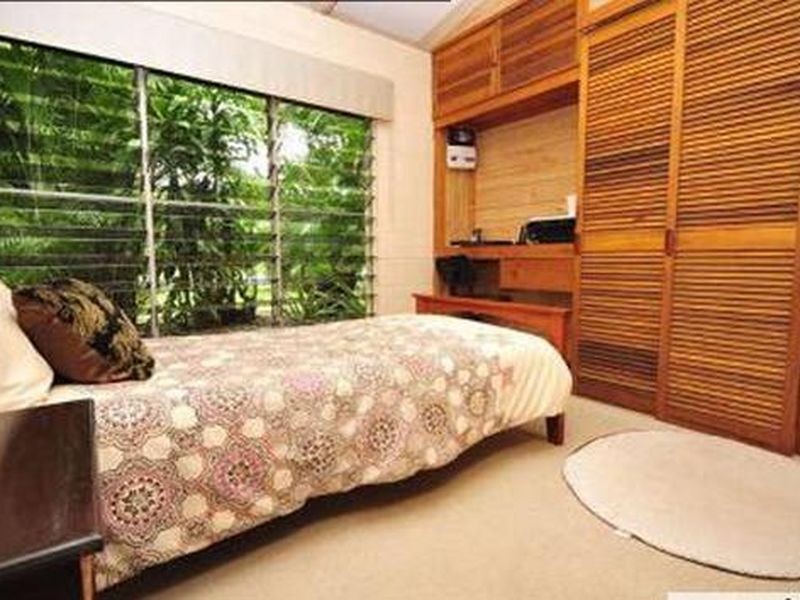 13 Mahogany, Holloways Beach QLD 4878