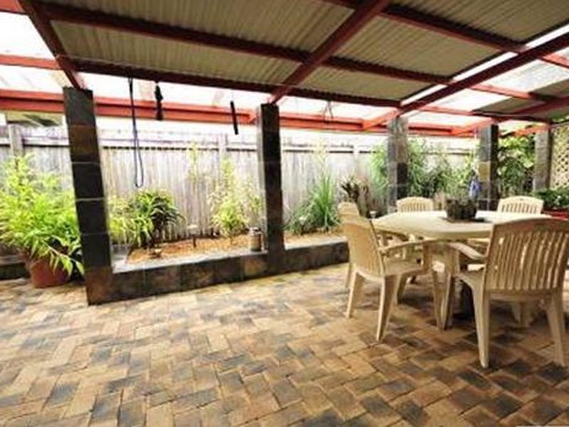 13 Mahogany, Holloways Beach QLD 4878