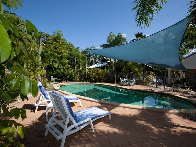 8 Avoca Close, Kewarra Beach QLD 4879