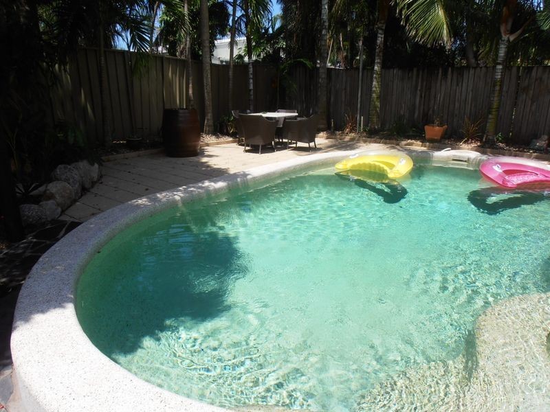 6 ROSLYN CLOSE, Yorkeys Knob QLD 4878