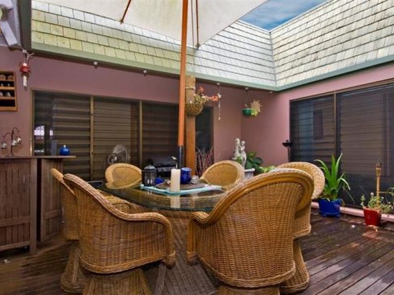 6 ROSLYN CLOSE, Yorkeys Knob QLD 4878