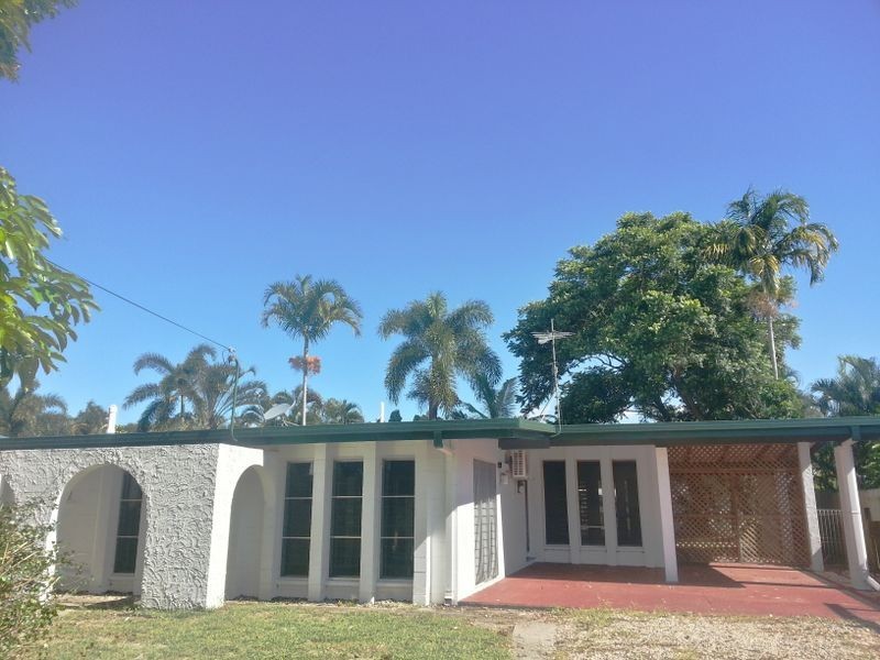 11 Carolyn Close, Yorkeys Knob QLD 4878
