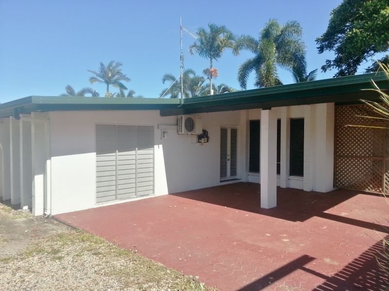 11 Carolyn Close, Yorkeys Knob QLD 4878