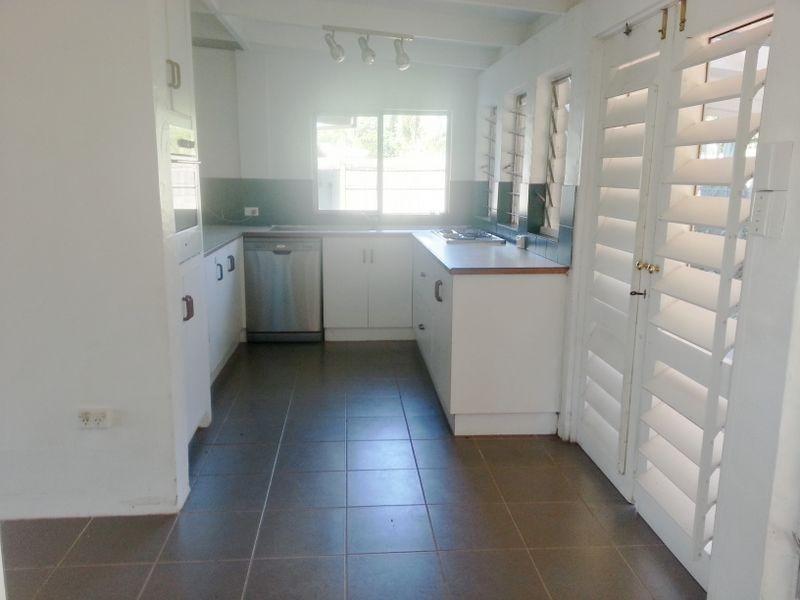11 Carolyn Close, Yorkeys Knob QLD 4878