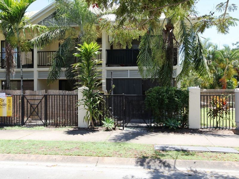 2/548 Varley Street, Yorkeys Knob QLD 4878