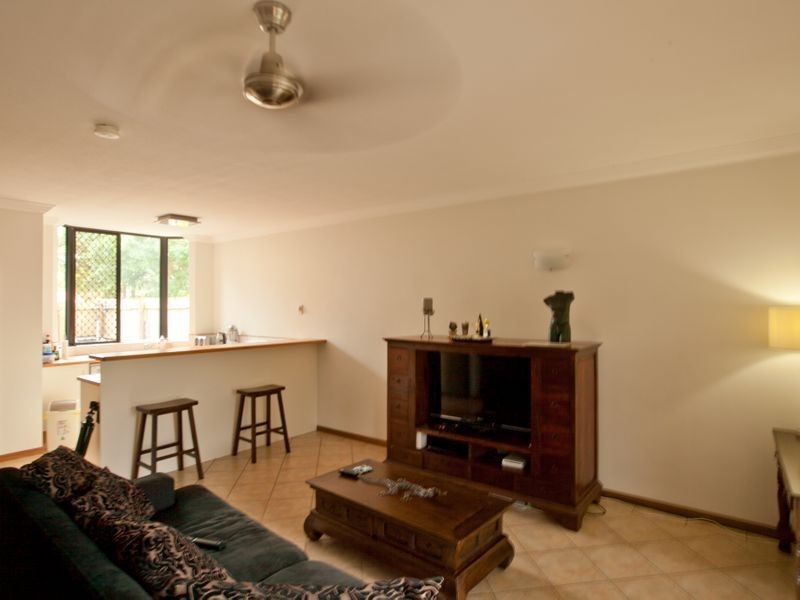 9 Margaret Street, Redlynch QLD 4870