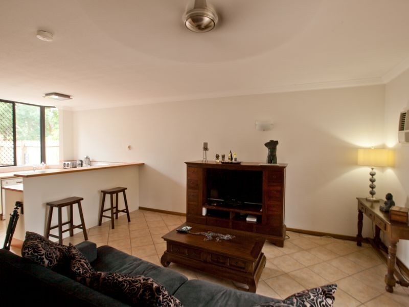 9 Margaret Street, Redlynch QLD 4870