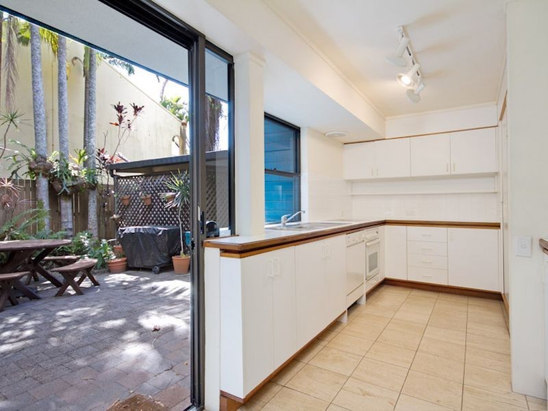 1/24 Corkill, Freshwater QLD 4870