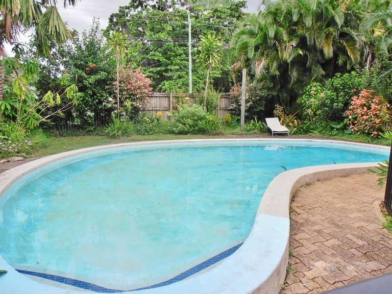 78 Veivers Road, Palm Cove QLD 4879