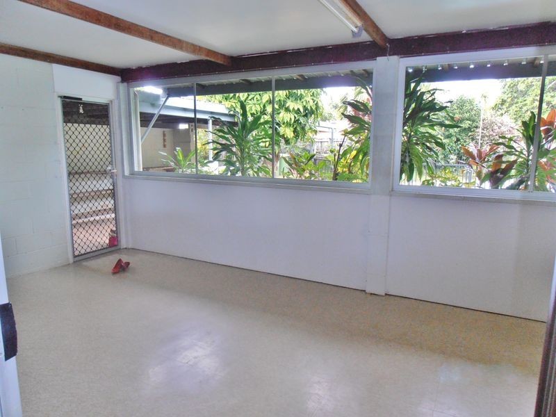 78 Veivers Road, Palm Cove QLD 4879