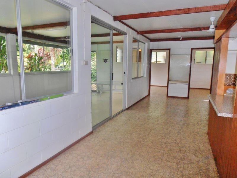 78 Veivers Road, Palm Cove QLD 4879