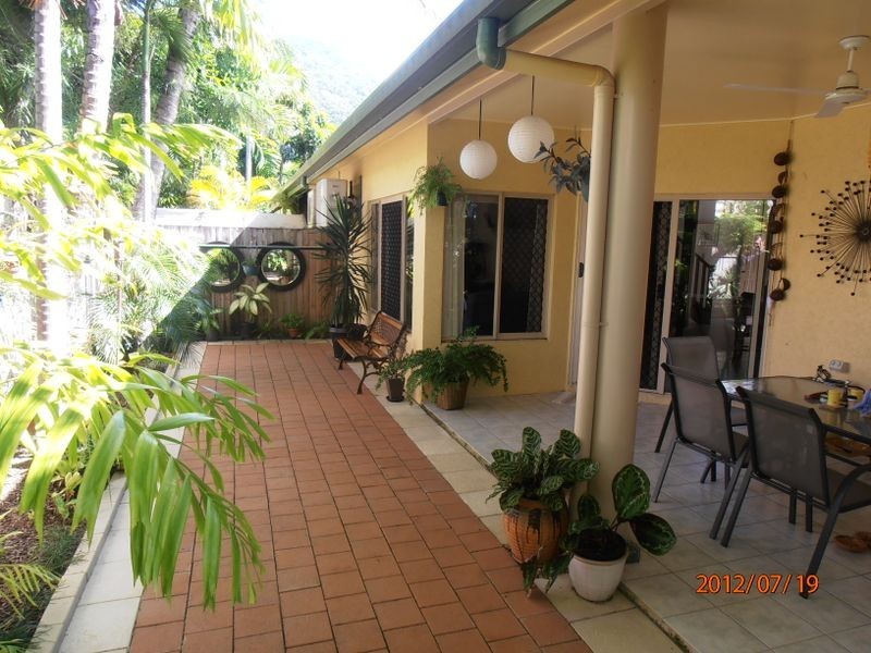 73 Cedar Road, Palm Cove QLD 4879