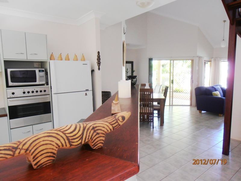 73 Cedar Road, Palm Cove QLD 4879
