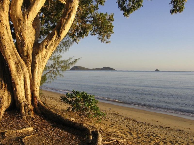 5 Upolu Esplanade, Clifton Beach QLD 4879