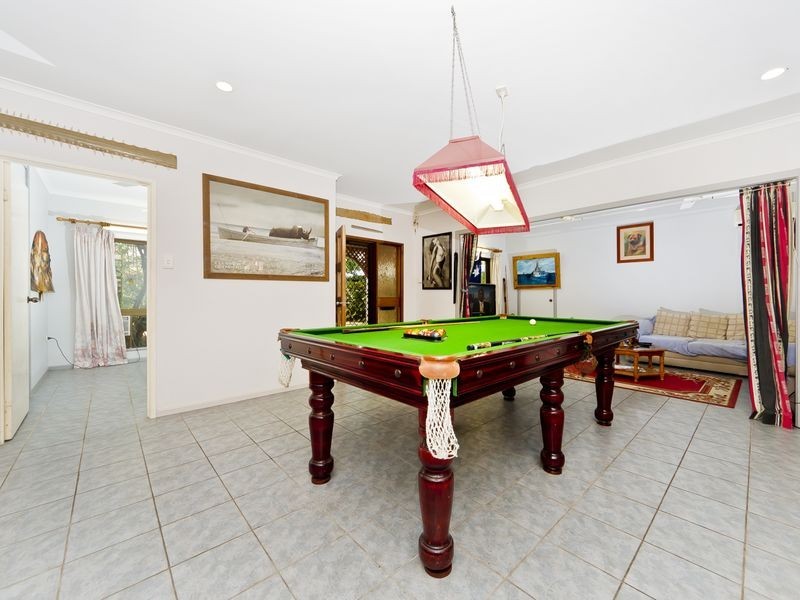 1 WALLUM CLOSE, Holloways Beach QLD 4878