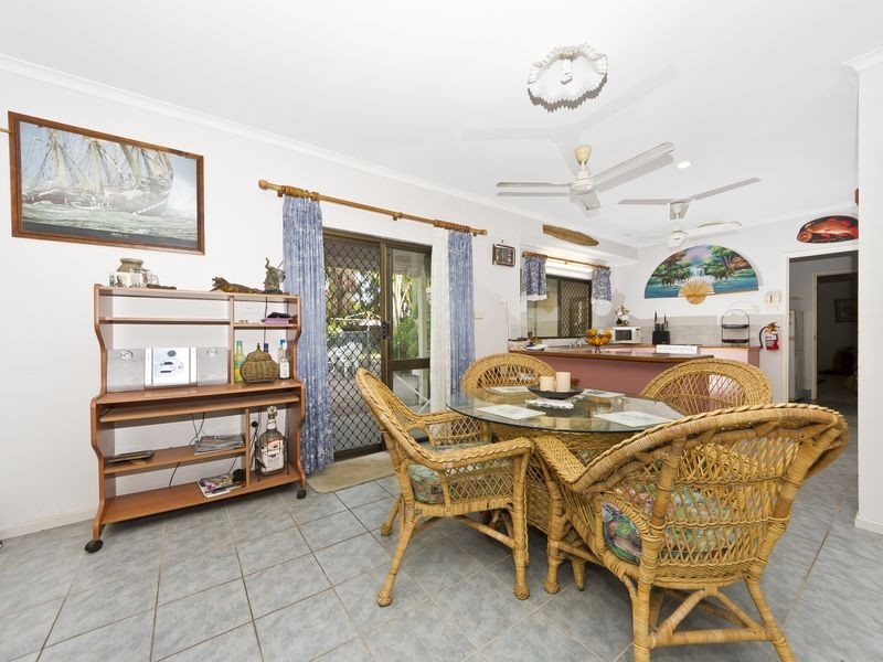1 WALLUM CLOSE, Holloways Beach QLD 4878