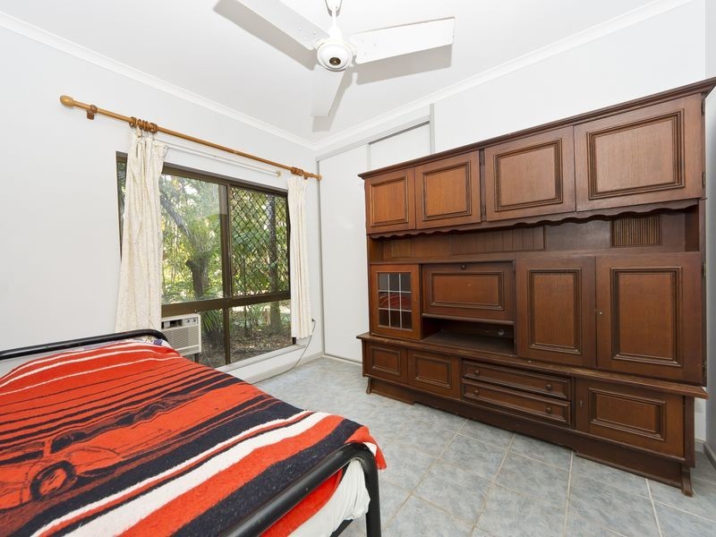 1 WALLUM CLOSE, Holloways Beach QLD 4878