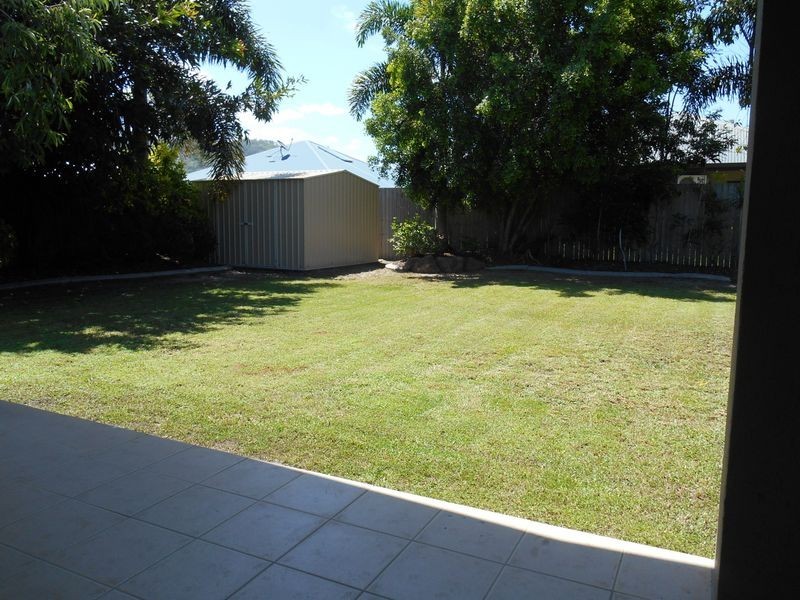 28 Moojeeba Way, Trinity Park QLD 4879