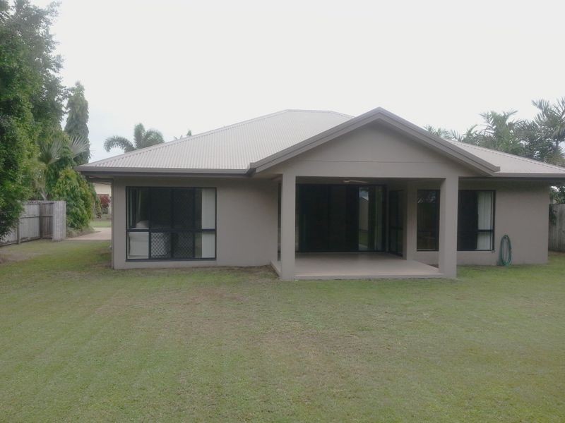 28 Moojeeba Way, Trinity Park QLD 4879