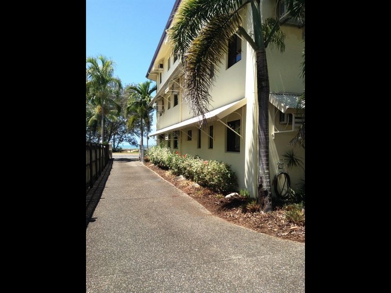 6/39 Sims Esplanade, Yorkeys Knob QLD 4878