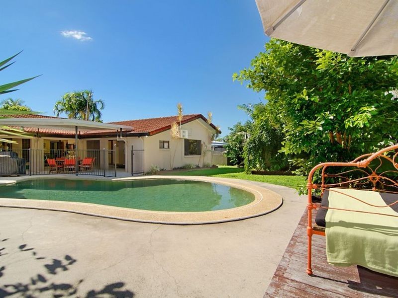 65 Terebra Street, Palm Cove QLD 4879