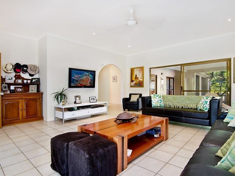 65 Terebra Street, Palm Cove QLD 4879