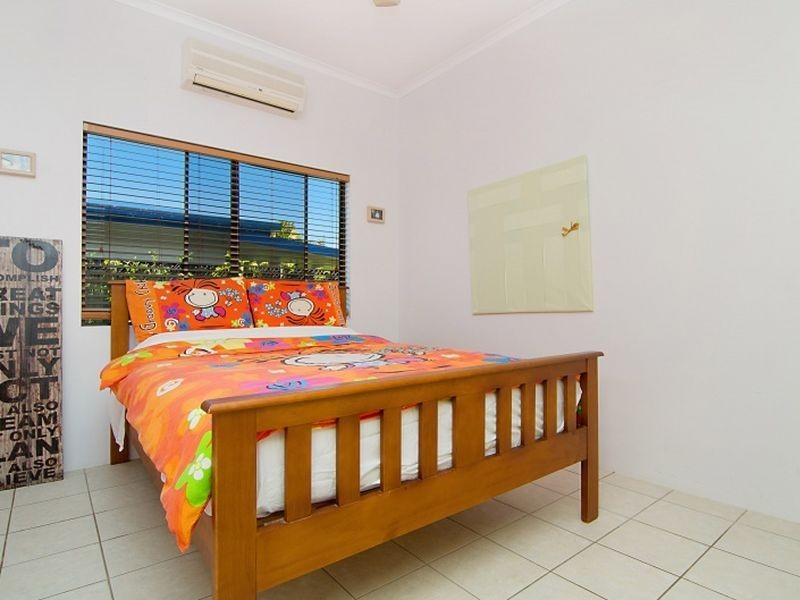 65 Terebra Street, Palm Cove QLD 4879