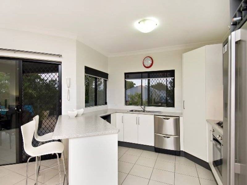 34 Seclusion Drive, Palm Cove QLD 4879