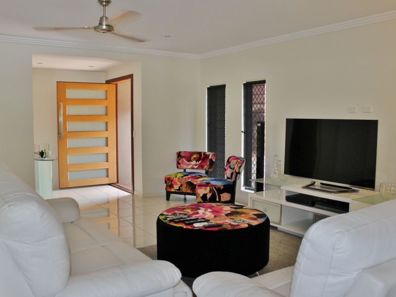 8 QUEELY CLOSE, Redlynch QLD 4870