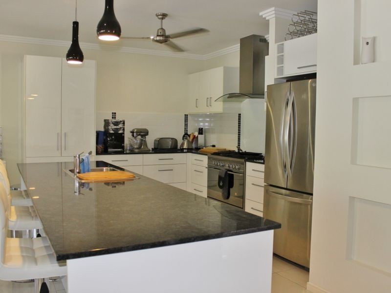 8 QUEELY CLOSE, Redlynch QLD 4870