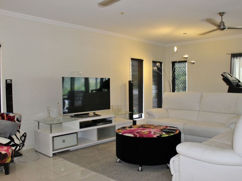 8 QUEELY CLOSE, Redlynch QLD 4870