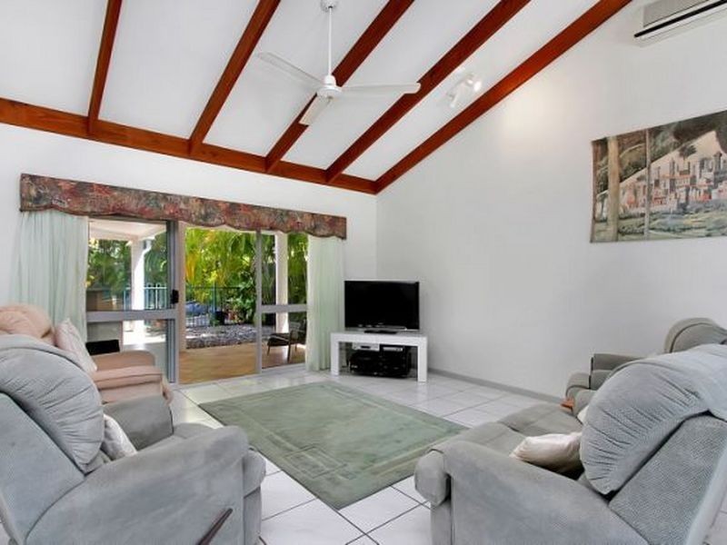 10 Pellowe Street, Clifton Beach QLD 4879