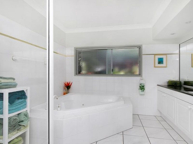 10 Pellowe Street, Clifton Beach QLD 4879