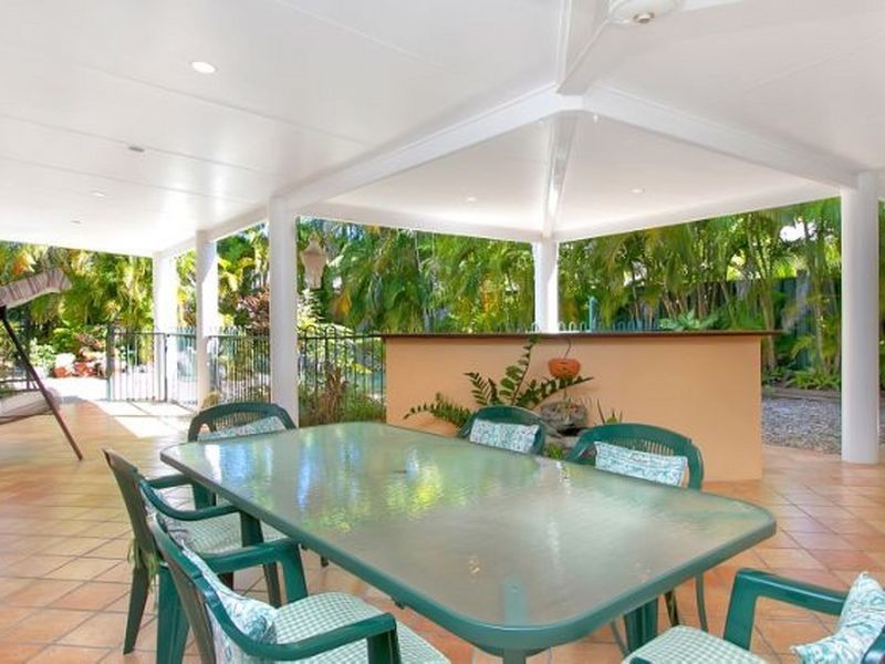 10 Pellowe Street, Clifton Beach QLD 4879