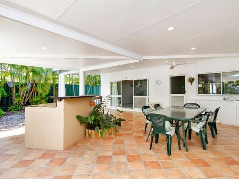 10 Pellowe Street, Clifton Beach QLD 4879