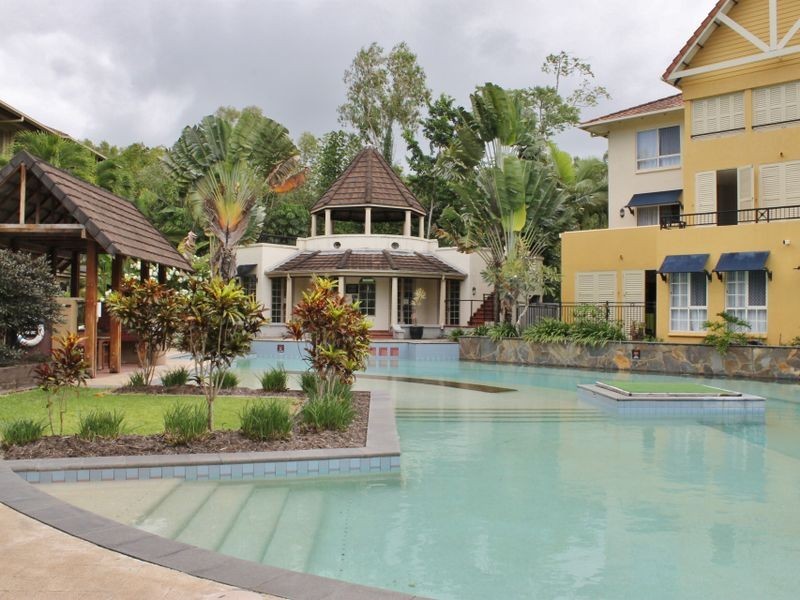 815/2 Greenslopes Street, Cairns North QLD 4870