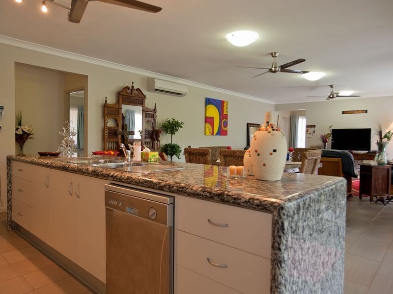 37 Propeller Court, Trinity Beach QLD 4879