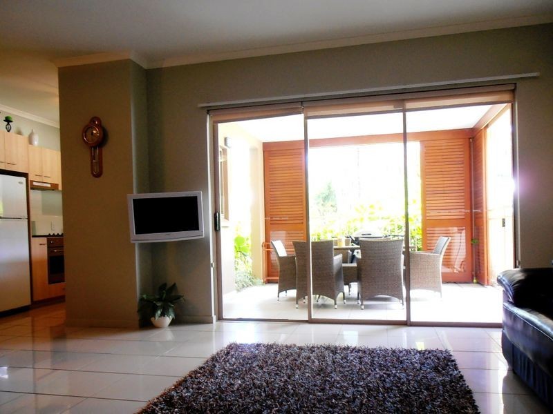 49 Williams Esplanade, Palm Cove QLD 4879