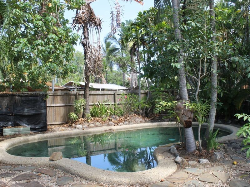 16 Jacaranda Street, Holloways Beach QLD 4878