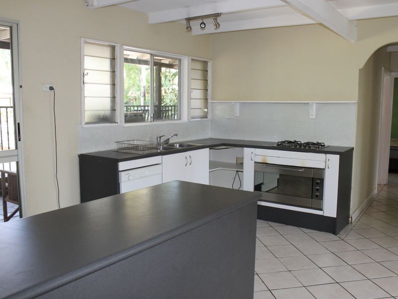 16 Jacaranda Street, Holloways Beach QLD 4878