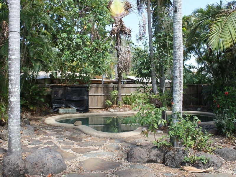 16 Jacaranda Street, Holloways Beach QLD 4878