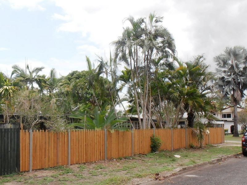 16 Jacaranda Street, Holloways Beach QLD 4878