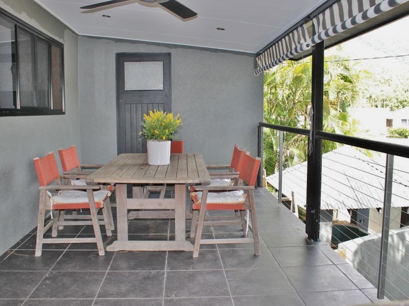 1 Ribbon Close, Clifton Beach QLD 4879