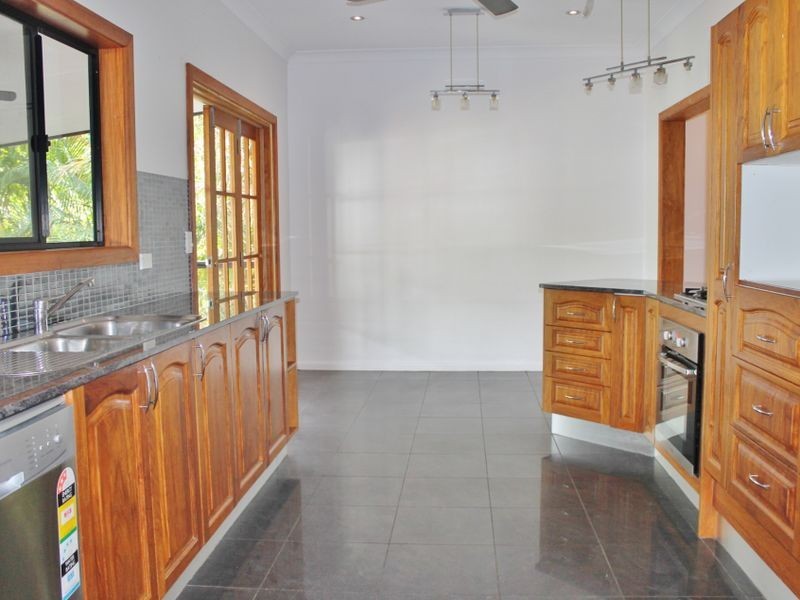 1 Ribbon Close, Clifton Beach QLD 4879