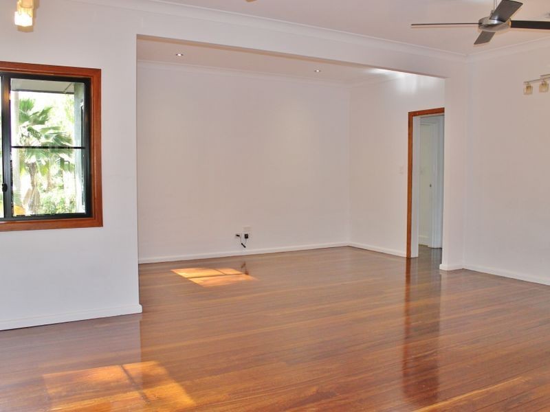 1 Ribbon Close, Clifton Beach QLD 4879